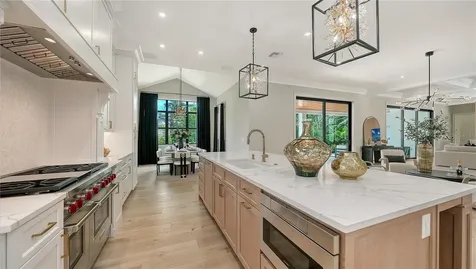656 Tropical Circle Sarasota FL 34242