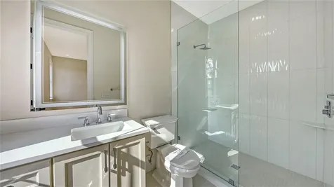 656 Tropical Circle Sarasota FL 34242