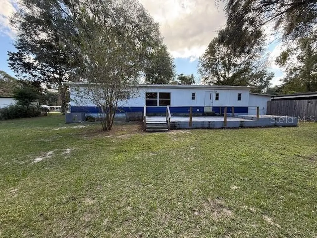 10859 SE 131st Place Ocklawaha FL 32179