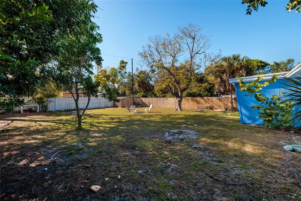704 72nd Avenue N St Petersburg FL 33702