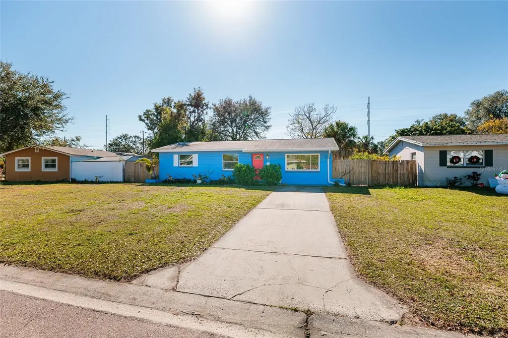 704 72nd Avenue N St Petersburg FL 33702