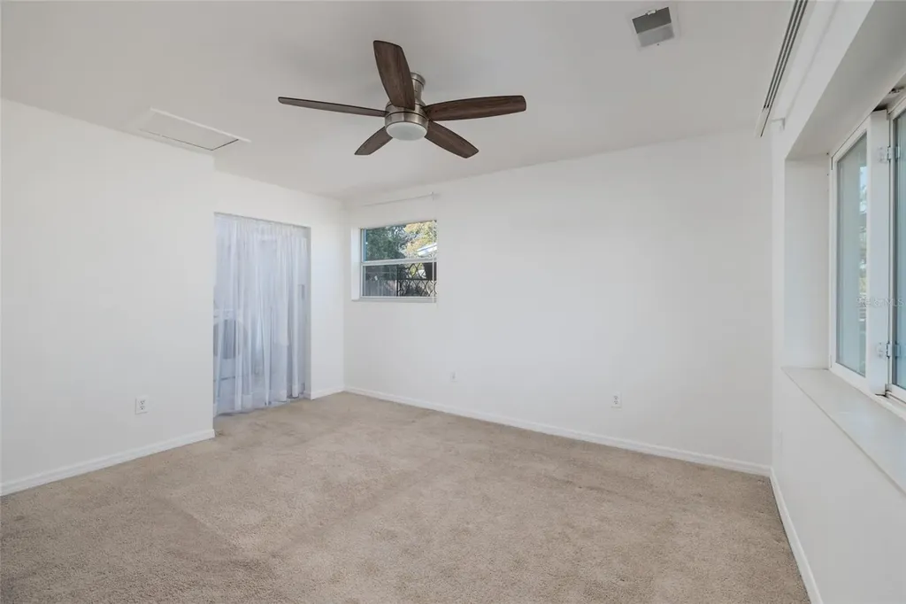 704 72nd Avenue N St Petersburg FL 33702