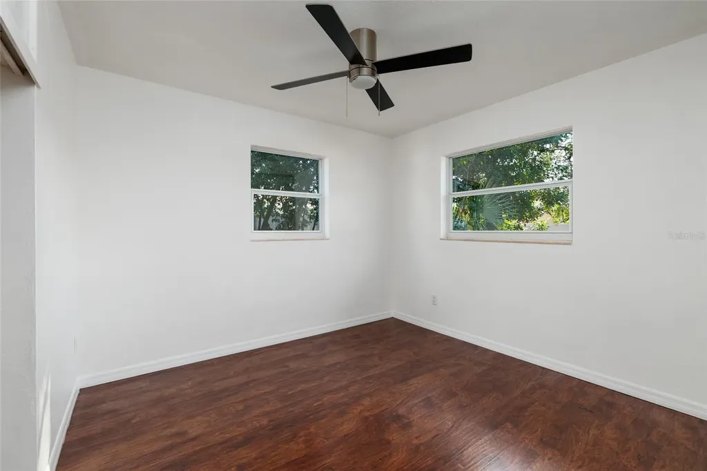 704 72nd Avenue N St Petersburg FL 33702
