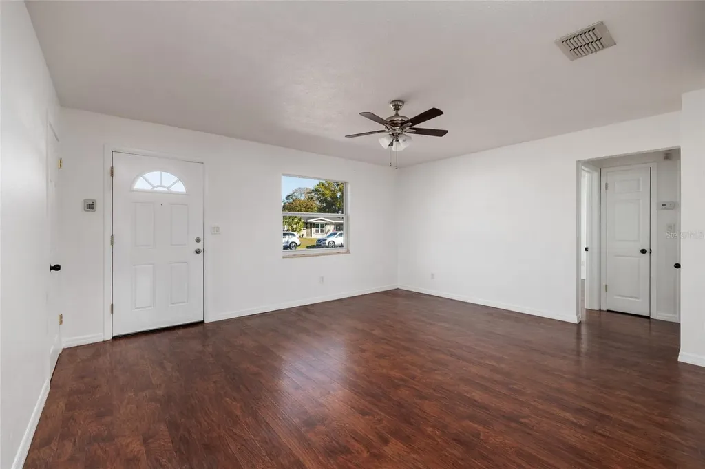 704 72nd Avenue N St Petersburg FL 33702