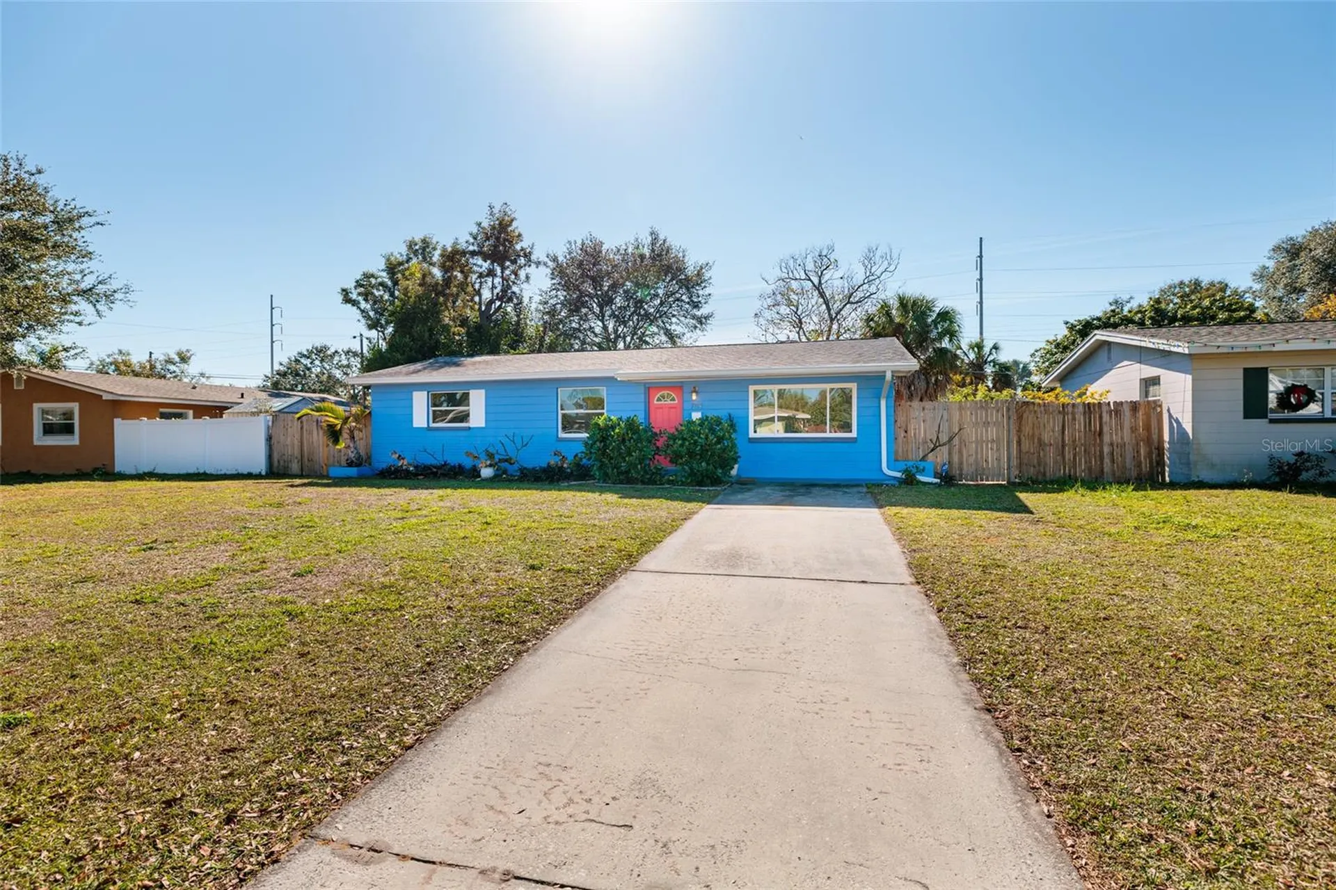 704 72nd Avenue N St Petersburg FL 33702