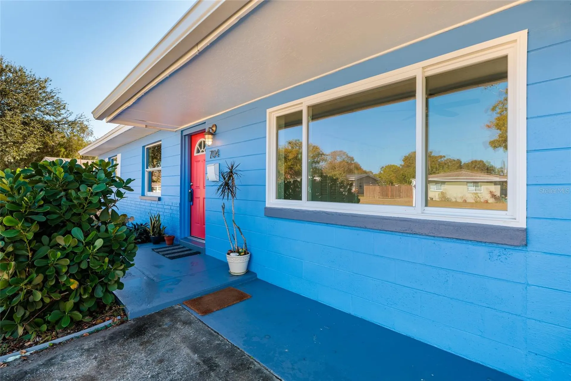 704 72nd Avenue N St Petersburg FL 33702