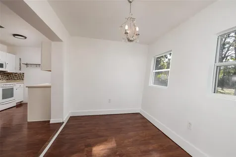 704 72nd Avenue N St Petersburg FL 33702