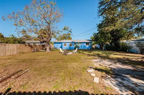 704 72nd Avenue N St Petersburg FL 33702