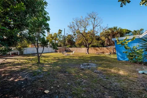 704 72nd Avenue N St Petersburg FL 33702