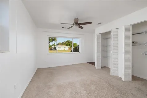 704 72nd Avenue N St Petersburg FL 33702