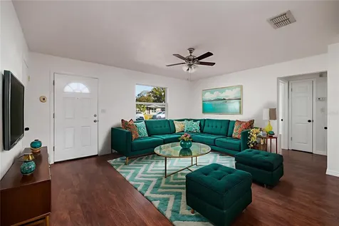 704 72nd Avenue N St Petersburg FL 33702
