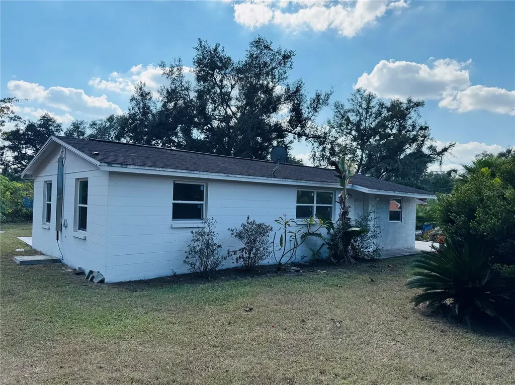 6427 A L Campbell Lane Seffner FL 33584