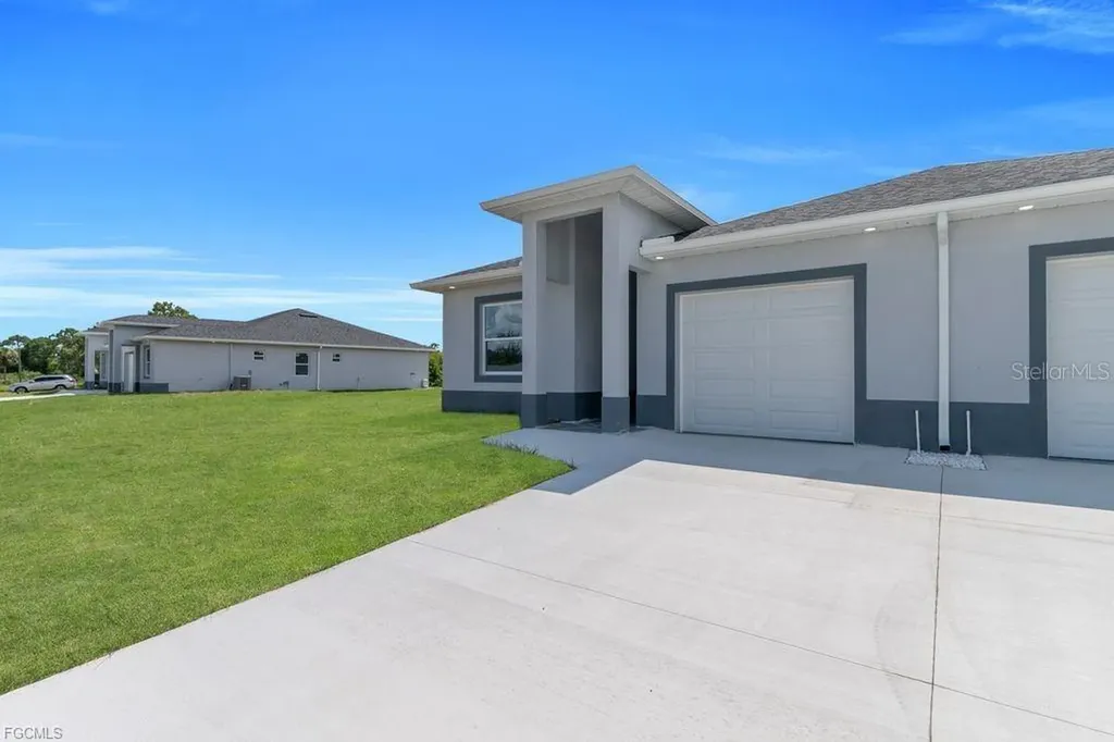 4648/4650 Leonard Boulevard S Lehigh Acres FL 33973