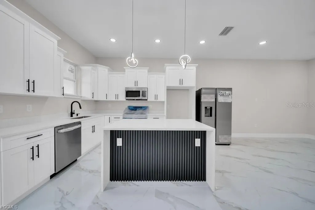 4648/4650 Leonard Boulevard S Lehigh Acres FL 33973