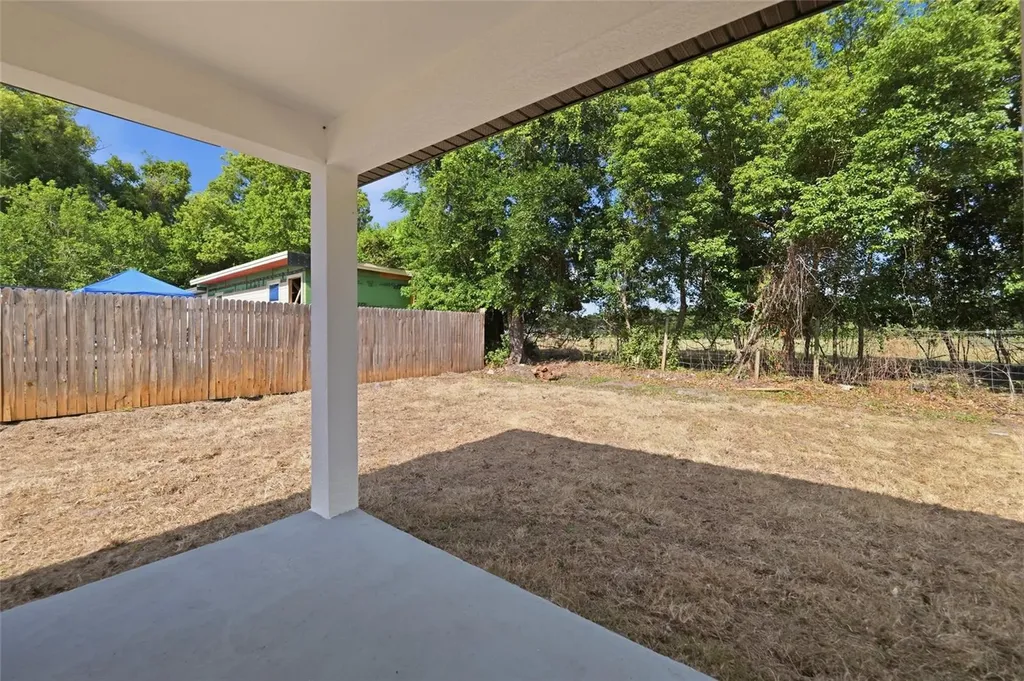 15304 16th Street Dade City FL 33523