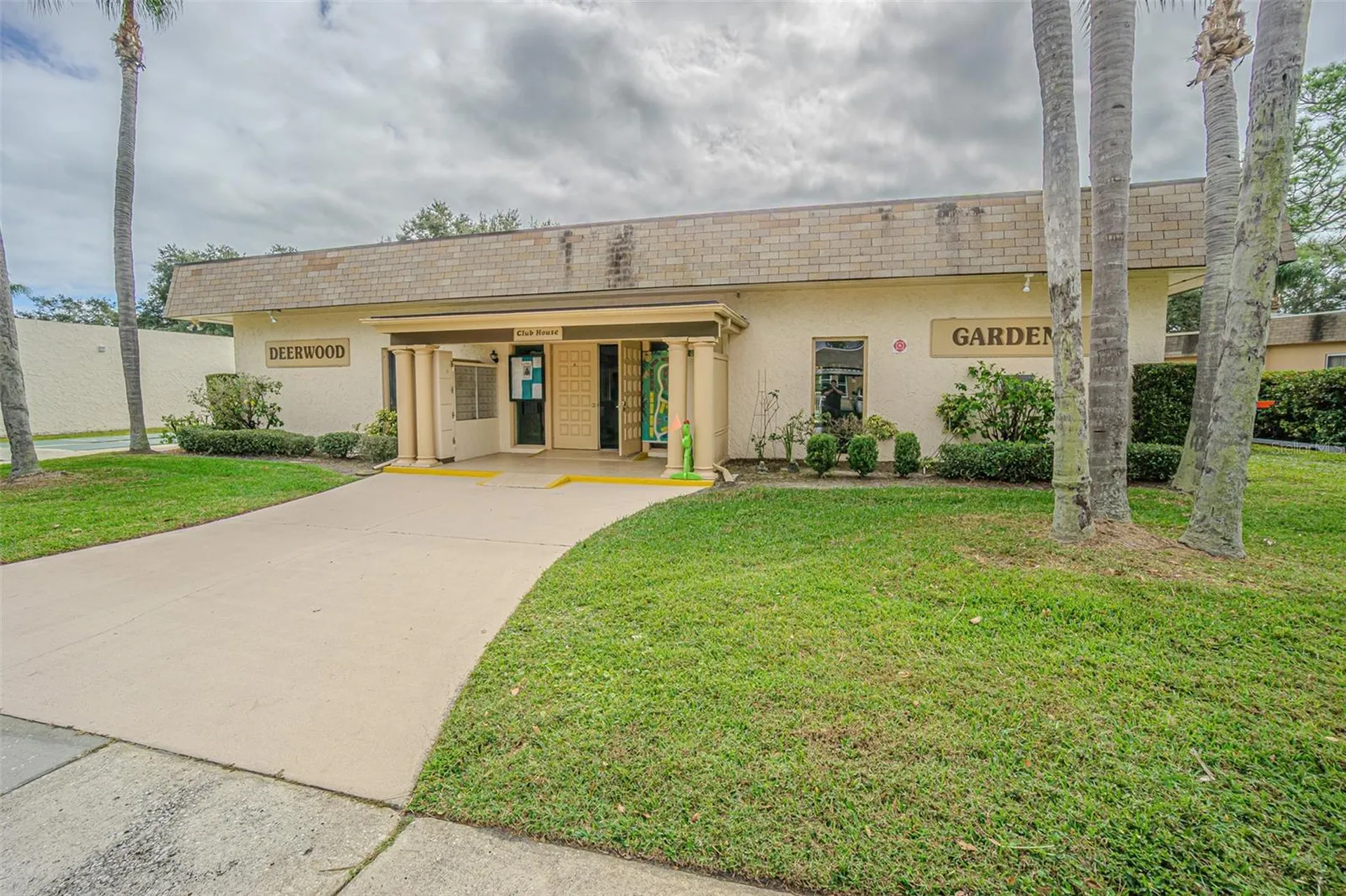 11511 113th Street Seminole FL 33778