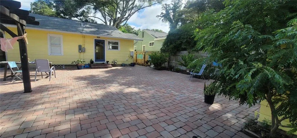 3026 Burlington Avenue N St Petersburg FL 33713
