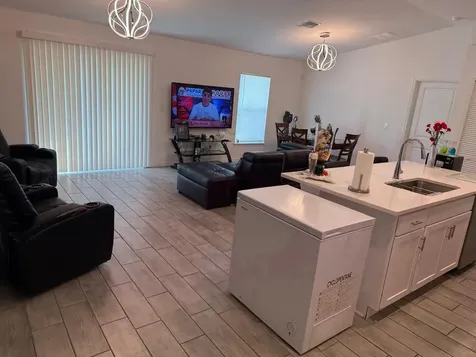 4137 NE 20th Place Cape Coral FL 33909