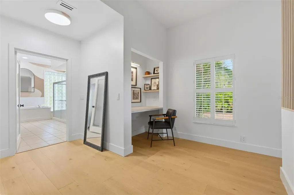 6349 Ravenwood Way Sarasota FL 34243