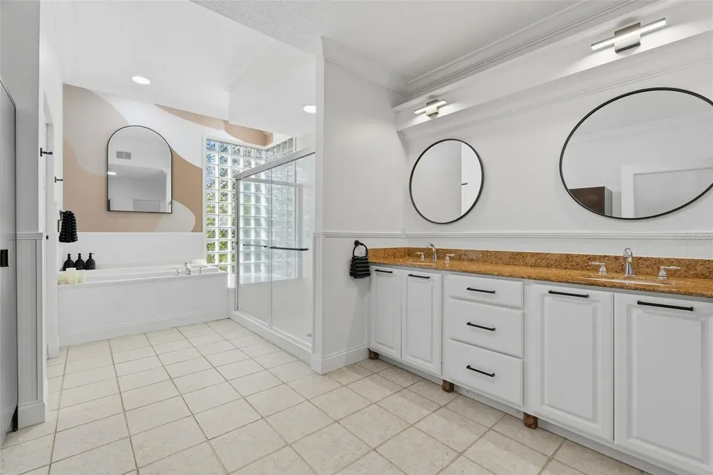 6349 Ravenwood Way Sarasota FL 34243
