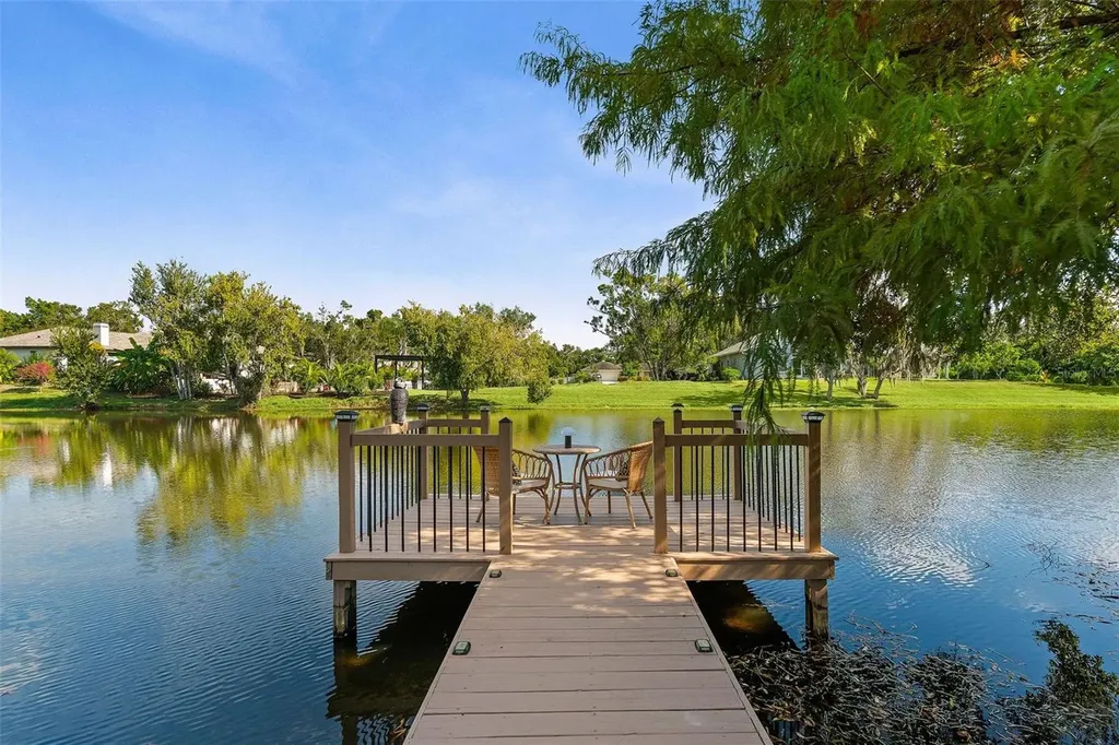 6349 Ravenwood Way Sarasota FL 34243