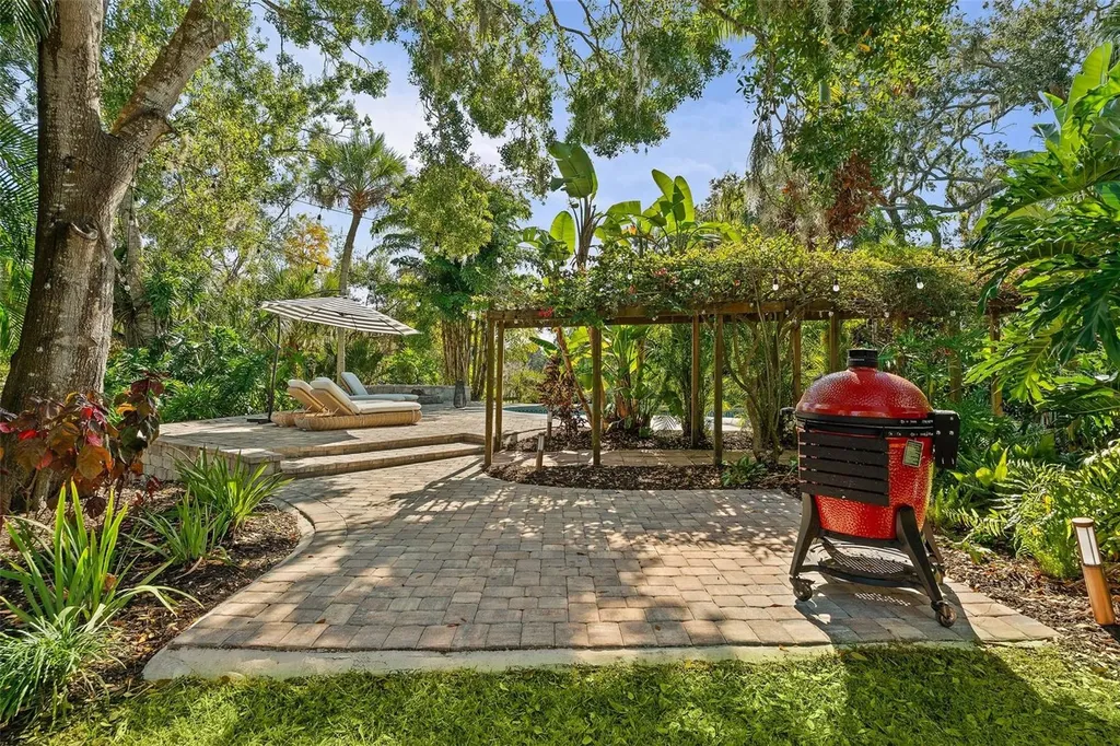 6349 Ravenwood Way Sarasota FL 34243