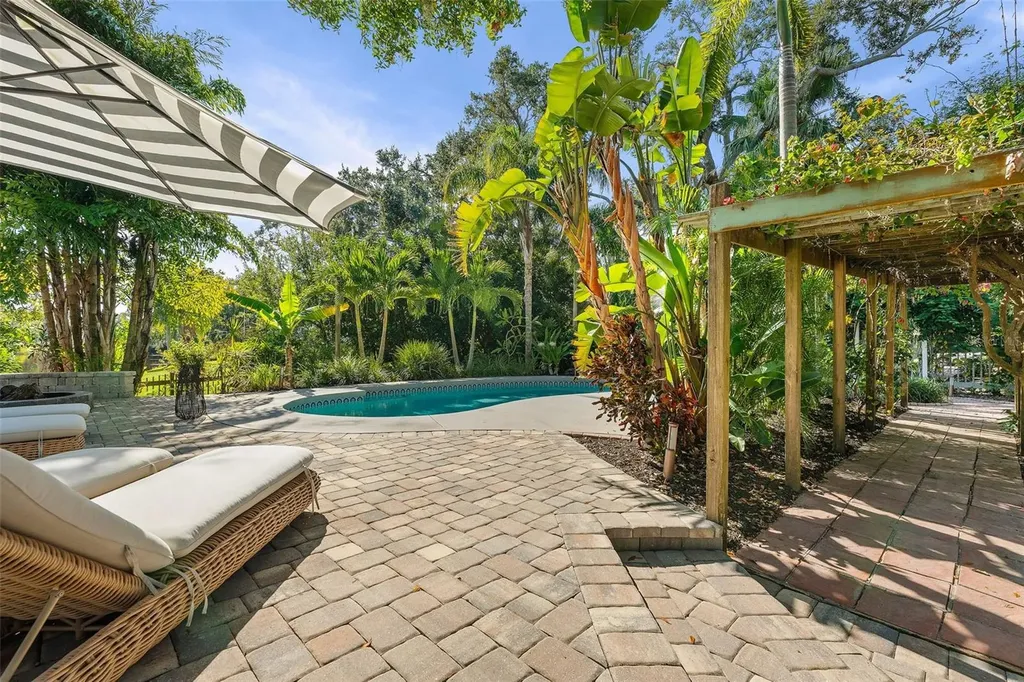 6349 Ravenwood Way Sarasota FL 34243