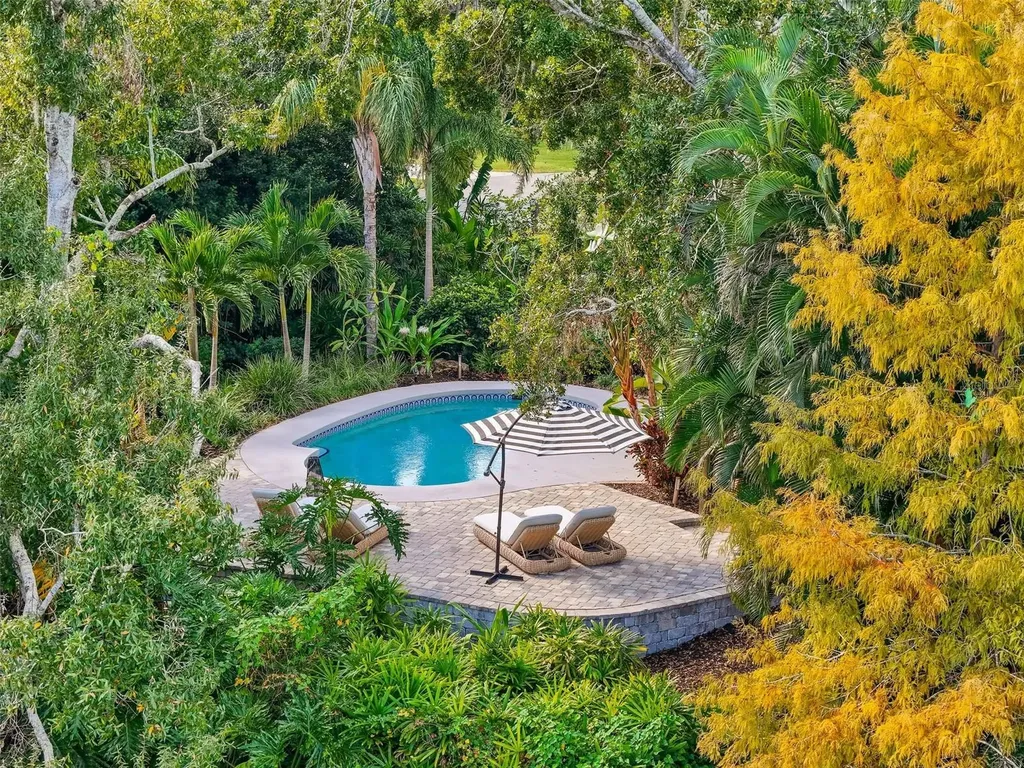 6349 Ravenwood Way Sarasota FL 34243