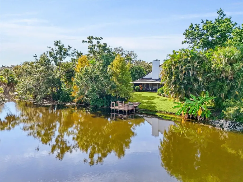 6349 Ravenwood Way Sarasota FL 34243