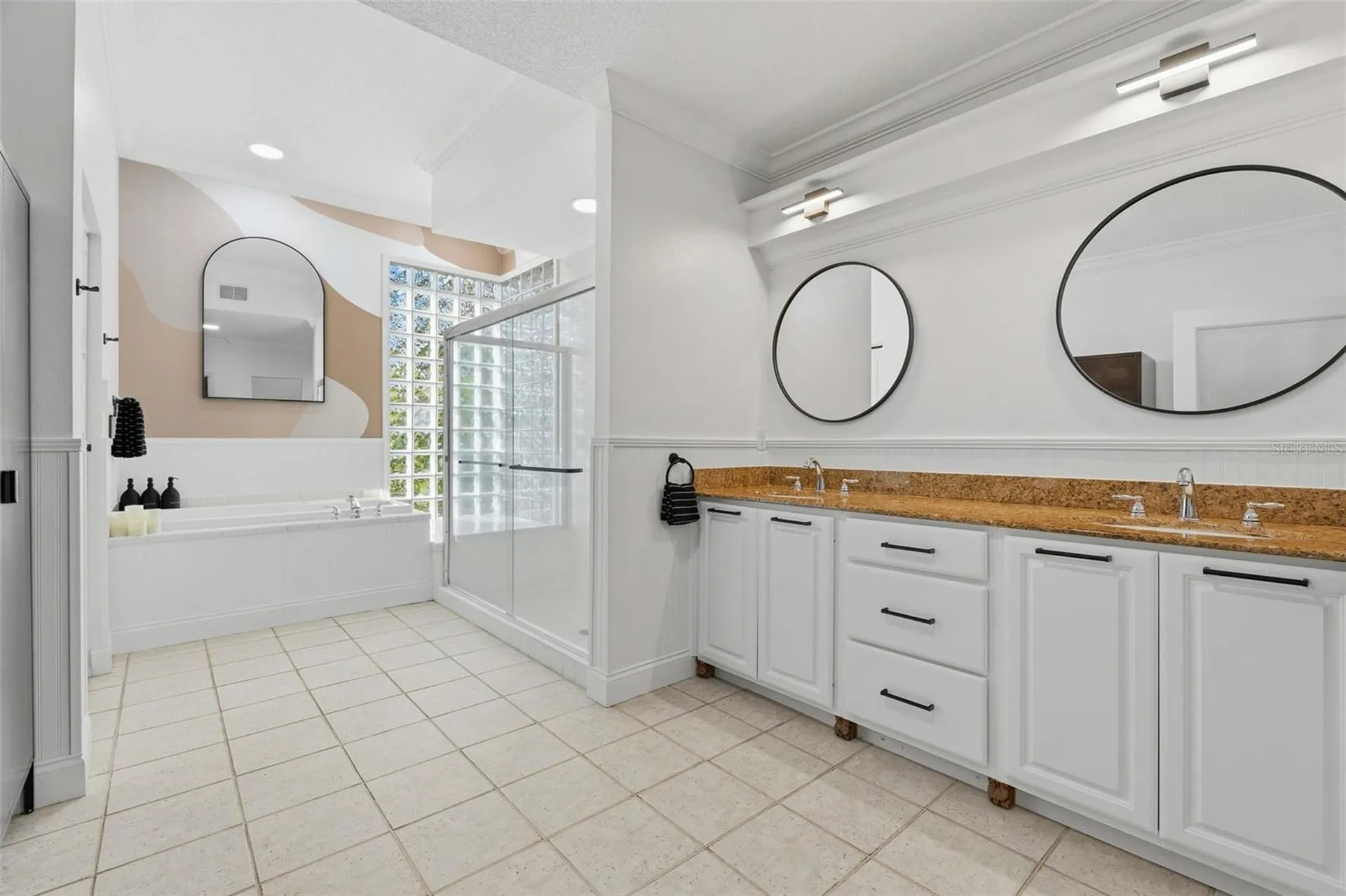 6349 Ravenwood Way Sarasota FL 34243
