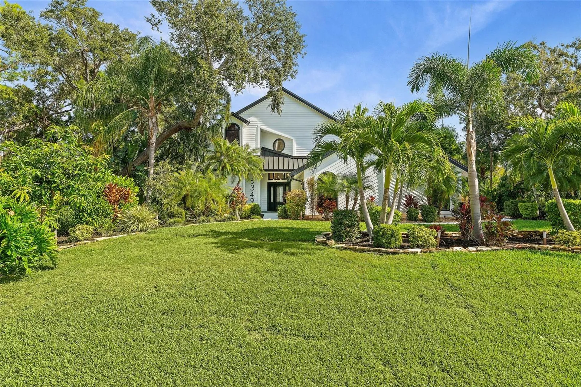 6349 Ravenwood Way Sarasota FL 34243