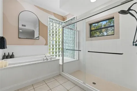 6349 Ravenwood Way Sarasota FL 34243