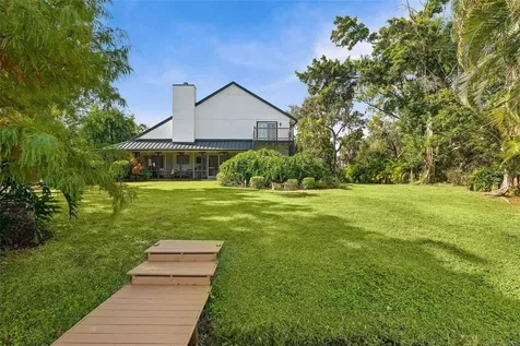 6349 Ravenwood Way Sarasota FL 34243