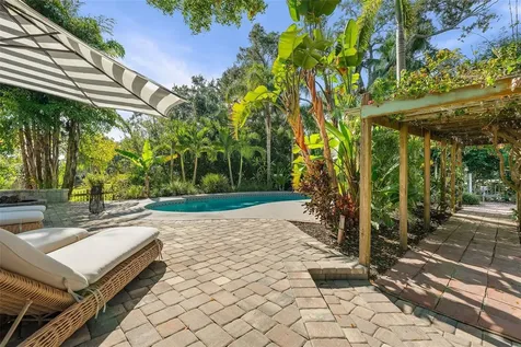 6349 Ravenwood Way Sarasota FL 34243