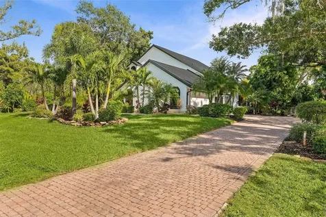 6349 Ravenwood Way Sarasota FL 34243