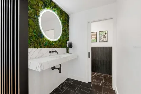 6349 Ravenwood Way Sarasota FL 34243