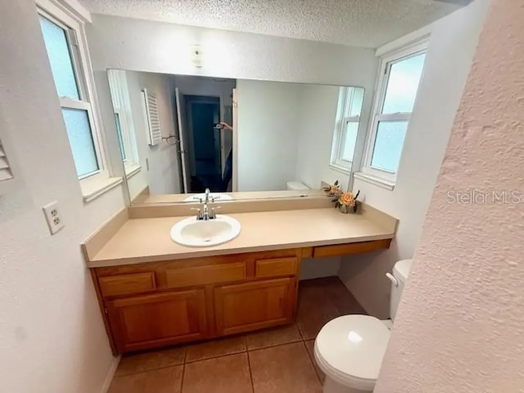 440 Lakeview Drive Oldsmar FL 34677