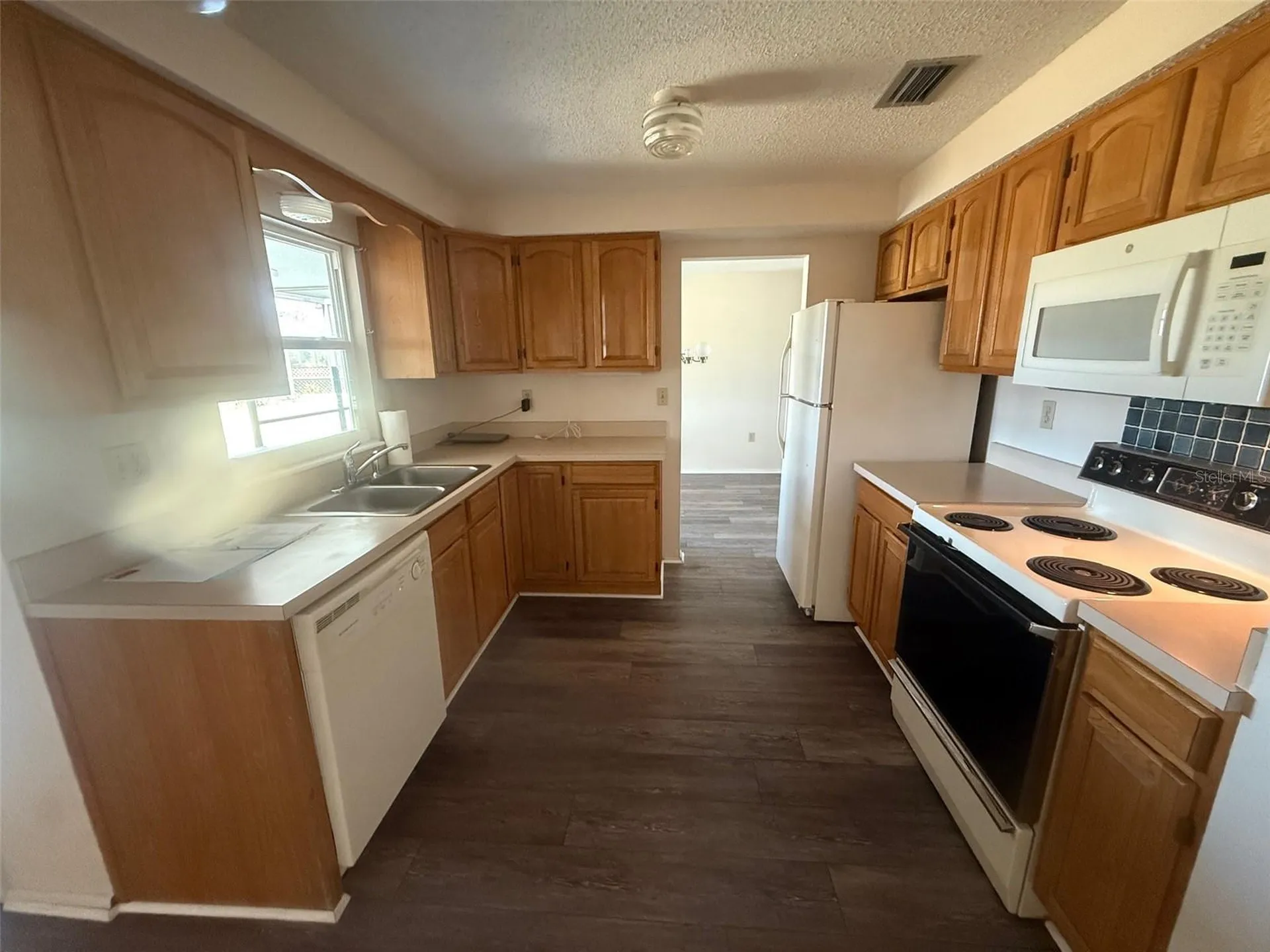 440 Lakeview Drive Oldsmar FL 34677