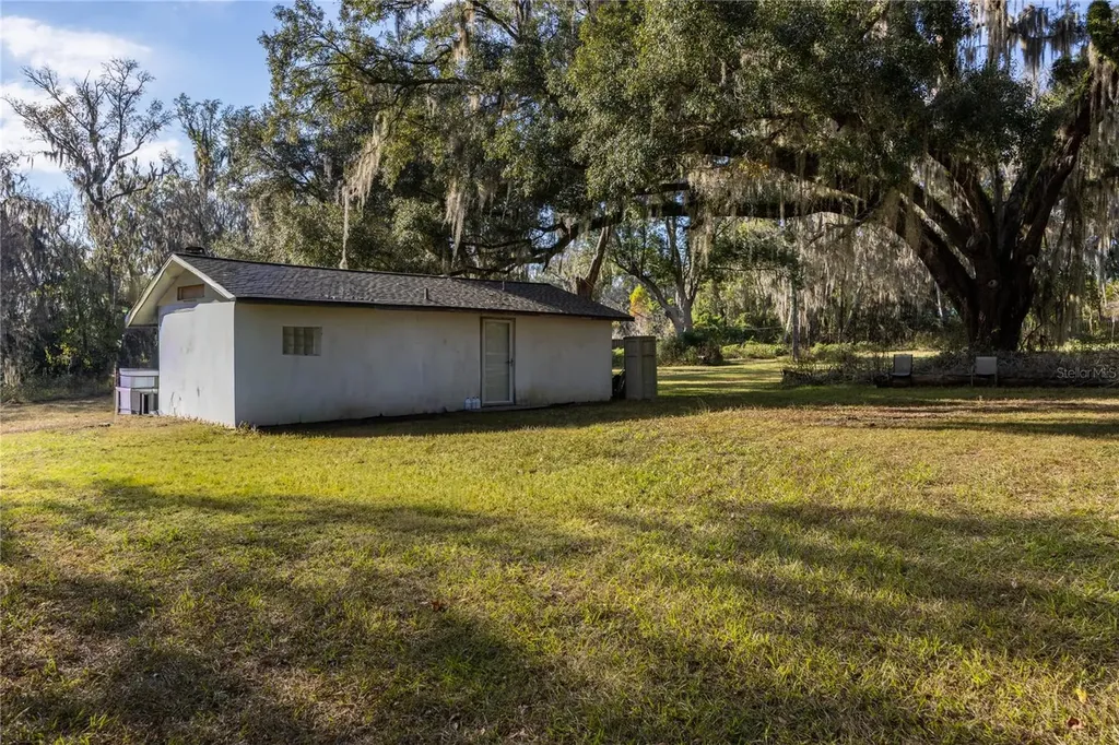 560 NW 39th Road Gainesville FL 32607