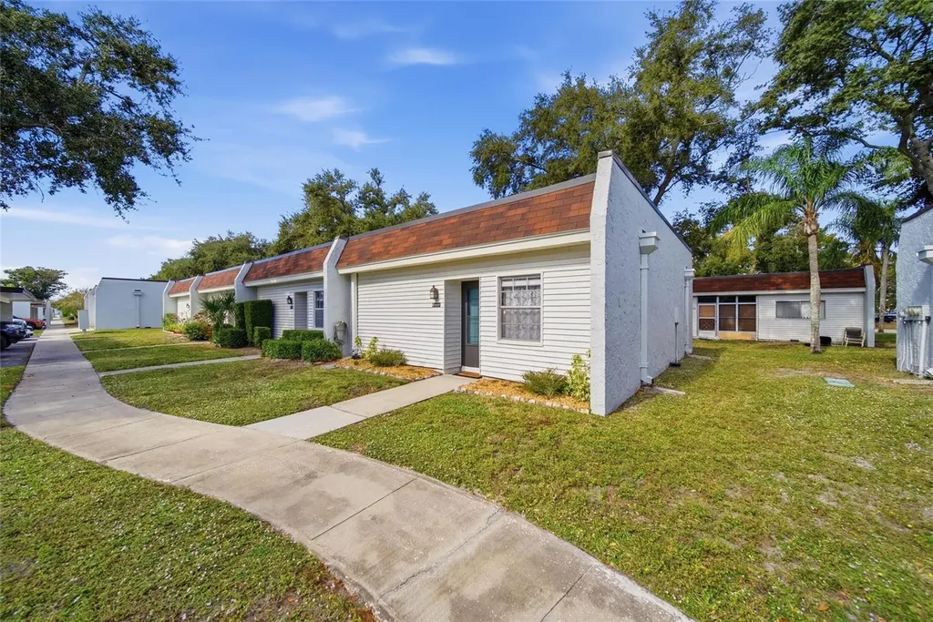 13717 Mission Oaks Boulevard Seminole FL 33776