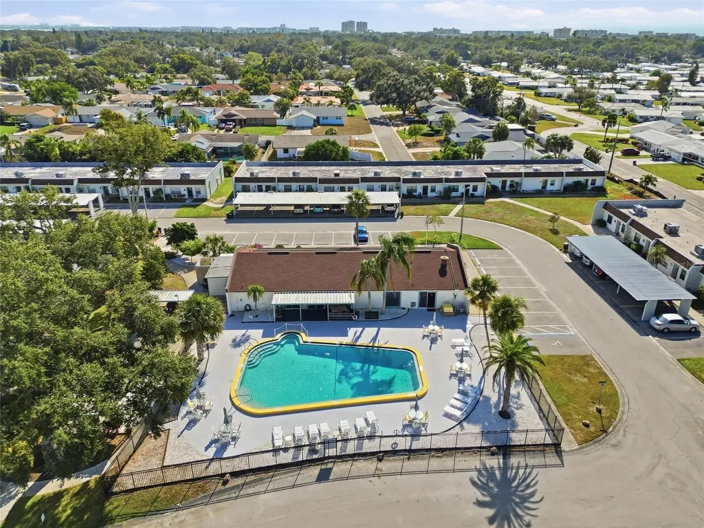 13717 Mission Oaks Boulevard Seminole FL 33776