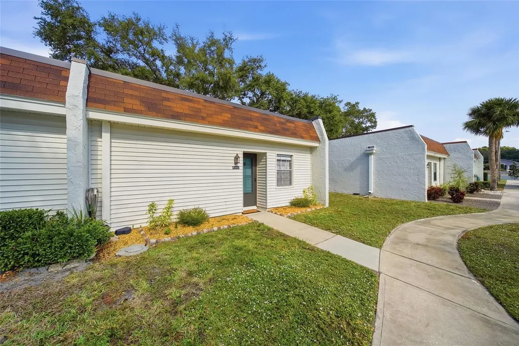 13717 Mission Oaks Boulevard Seminole FL 33776