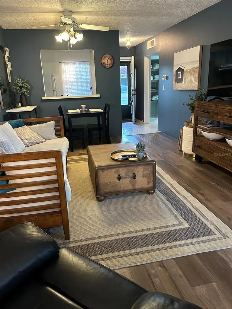 13717 Mission Oaks Boulevard Seminole FL 33776