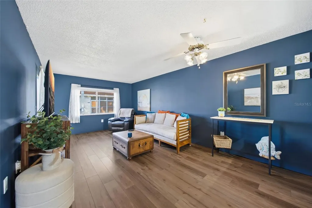 13717 Mission Oaks Boulevard Seminole FL 33776
