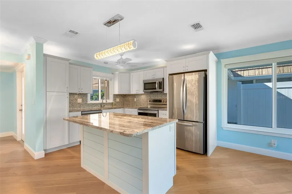2305 Riverbluff Parkway Sarasota FL 34231