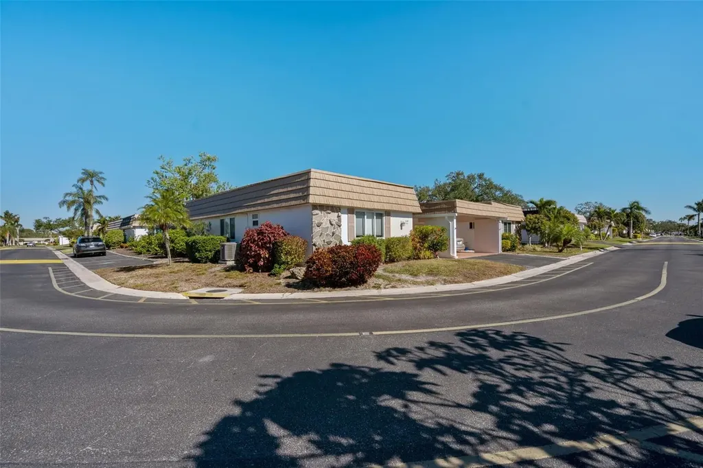 2305 Riverbluff Parkway Sarasota FL 34231