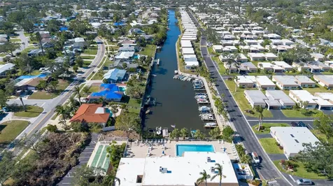 2305 Riverbluff Parkway Sarasota FL 34231
