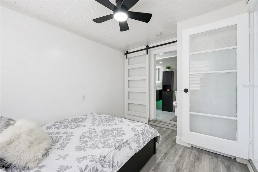 2521 W Minnehaha Street Tampa FL 33614