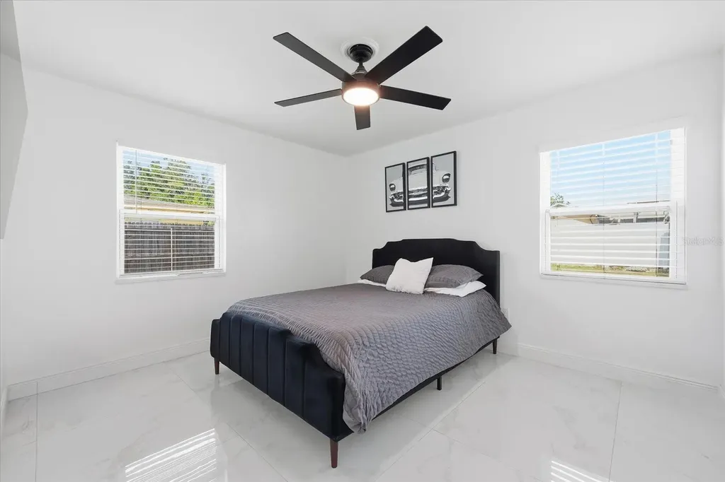 2521 W Minnehaha Street Tampa FL 33614
