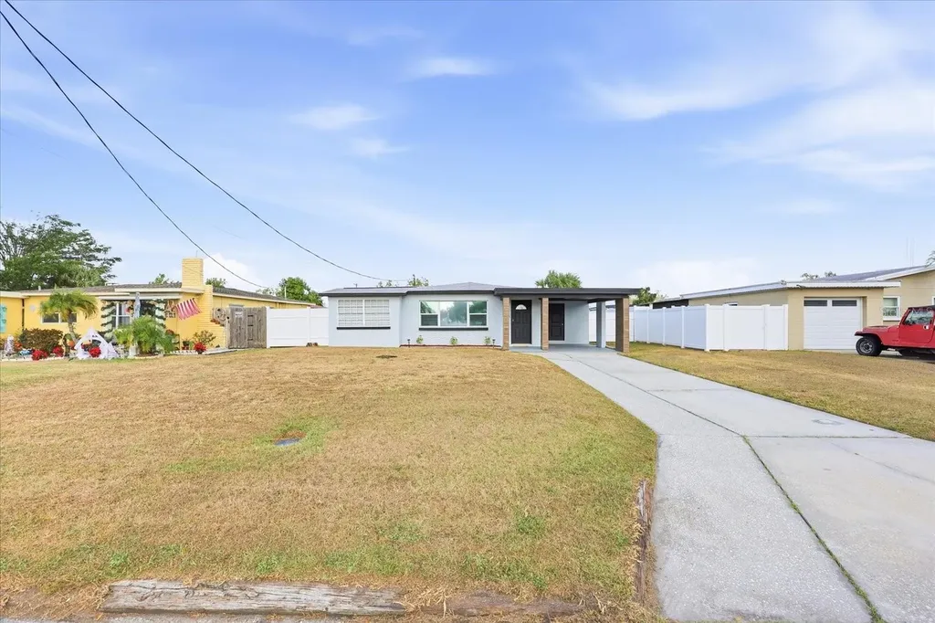 2521 W Minnehaha Street Tampa FL 33614